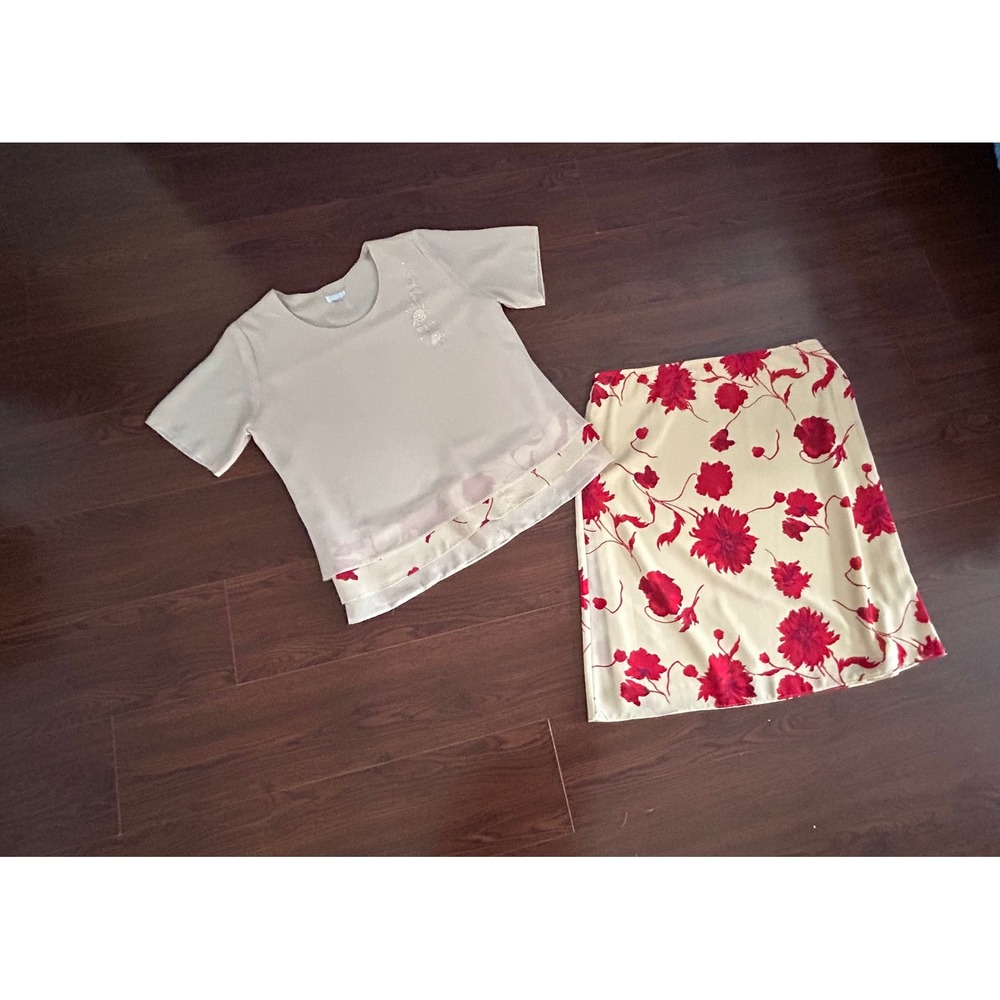 Omega Vintage 2 Piece Set Womens 2X Cream Red Floral Top and Midi Skirt USA
